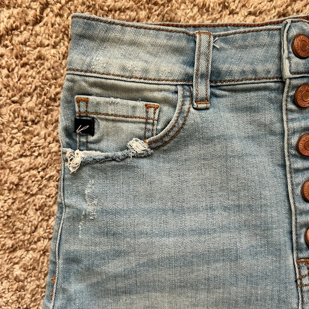 Kancan I Womens High Rise Button Fly Denim Shorts Frayed Hem Light Wash I Size S - Picture 4 of 10